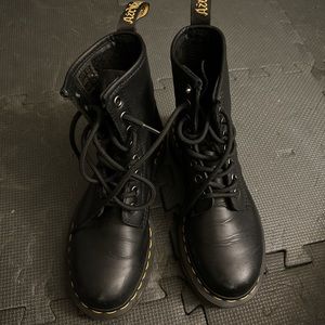 Doc Martens leather black boot size 5